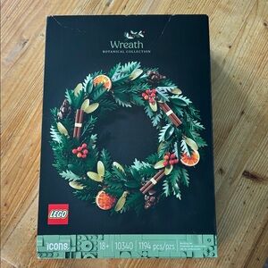 LEGO Botanical Collection Holiday Wreath - Green and Red
